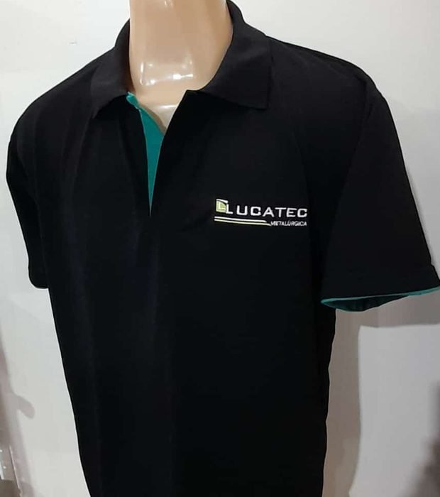 Camisa polo preta personalizada com bordado da empresa